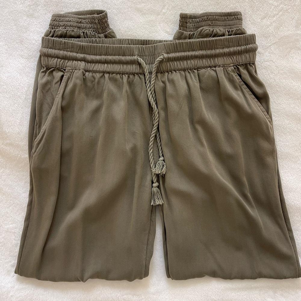 Abbeline Olive Green Jogger Pants